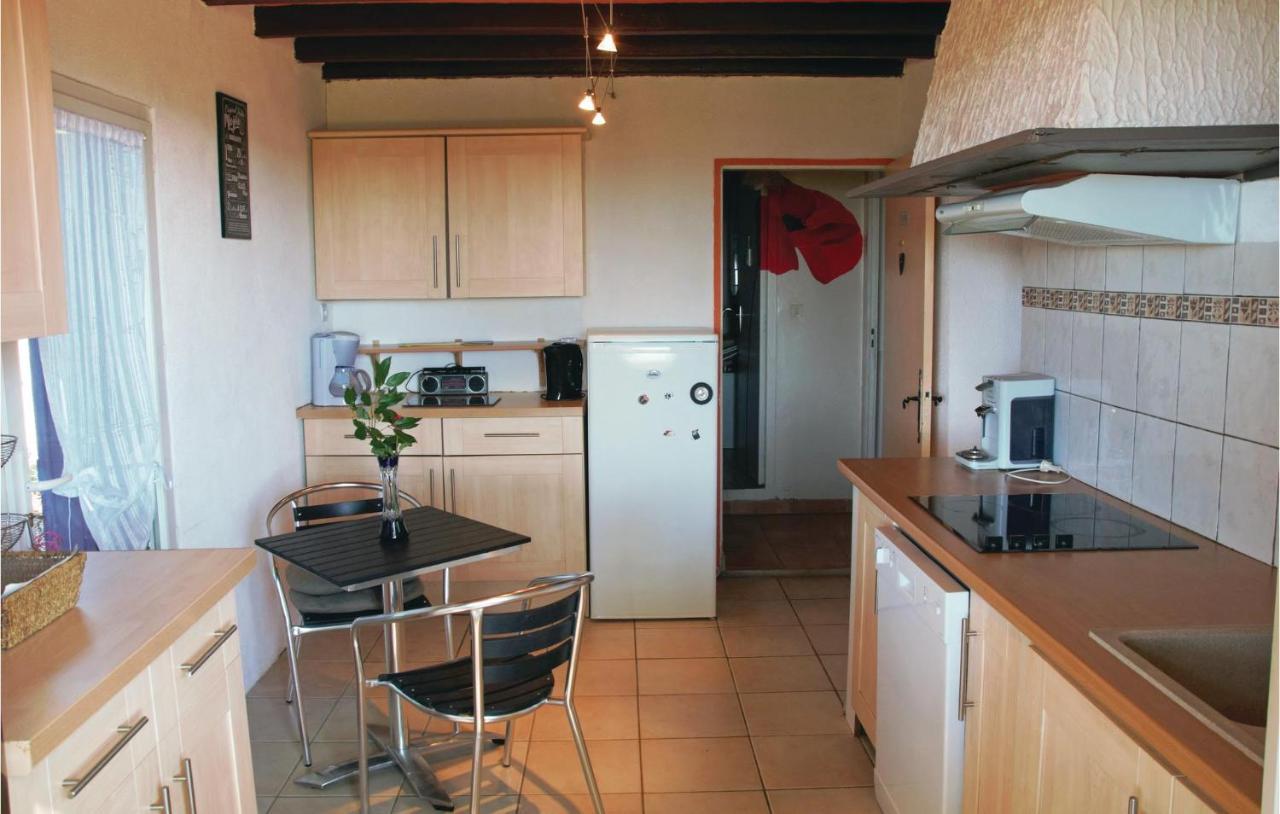Gorgeous Home In Lavardac With Kitchen Esterno foto